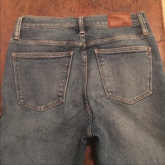 Madewell 10” high rise raw hem - size 28 - Picture 2 of 5